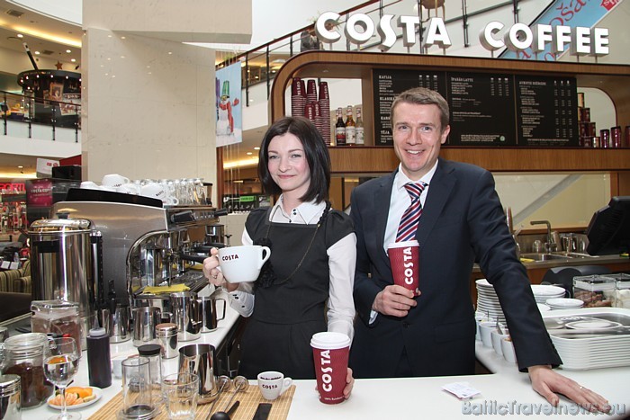 Marks Kitsons, Costa Krievijas un starptautiskā tirgus pārraudzības un plānošanas vadītājs, un Olga Denisova, Coffee Nation izpilddirektore Latvijā Marks Kitsons, Costa Krievijas un starptautiskā tirgus pārraudzības un plānošanas vadītājs, un Olga Denisova, Coffee Nation izpilddirektore Latvijā 54387