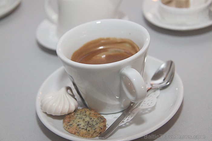 Kafijas neatņemama sastāvdaļa - mazs pašgatavots gardums (www.RestoransProvansa.lv, Strēlnieku ielā 1a) Kafijas neatņemama sastāvdaļa - mazs pašgatavots gardums (www.RestoransProvansa.lv, Strēlnieku ielā 1a) 57619