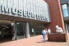 Ķelnes prestižais muzejs Museum Ludwig piedāvā moderno mākslu