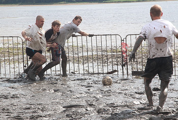 23.07.2011 Ikšķilē noris jau otrais Latvijas Dubļu festivāls 64765