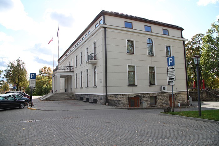 Ja ciemojies Cēsīs, apmesties vari pie musu sadarbības partnera Kolonna Hotel Cēsis www.hotelkolonna.com Ja ciemojies Cēsīs, apmesties vari pie musu sadarbības partnera Kolonna Hotel Cēsis www.hotelkolonna.com 67378
