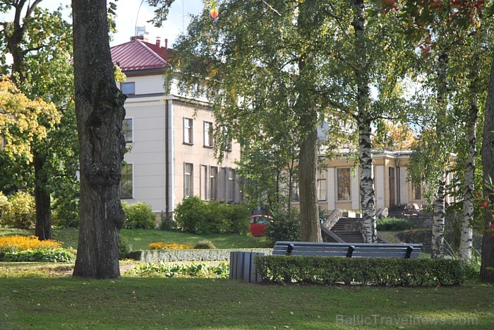 Ja ciemojies Cēsīs, apmesties vari pie musu sadarbības partnera Kolonna Hotel Cēsis www.hotelkolonna.com Ja ciemojies Cēsīs, apmesties vari pie musu sadarbības partnera Kolonna Hotel Cēsis www.hotelkolonna.com 67381