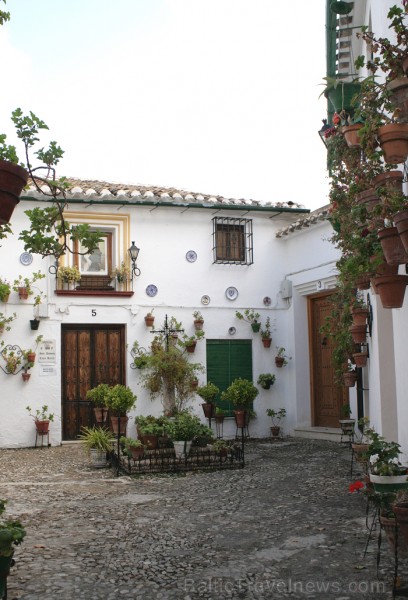 Romantiskākā Priego de Cordoba vieta ir tā vecpilsēta ar šaurām ieliņām, baltām mājām un lielu puķu podu skaitu Romantiskākā Priego de Cordoba vieta ir tā vecpilsēta ar šaurām ieliņām, baltām mājām un lielu puķu podu skaitu 68993
