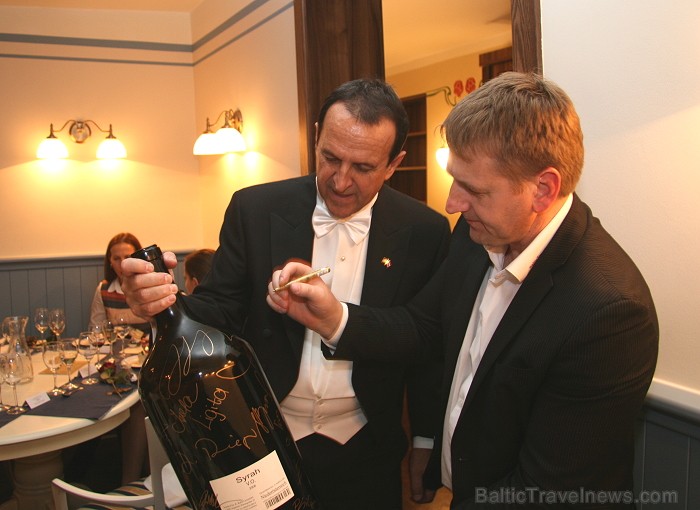 Jurgens Relingers (Kolonna Hotels Group valdes loceklis) un Aivars Mackevičs (BalticTravelnews.com direktors) Jurgens Relingers (Kolonna Hotels Group valdes loceklis) un Aivars Mackevičs (BalticTravelnews.com direktors) 69986