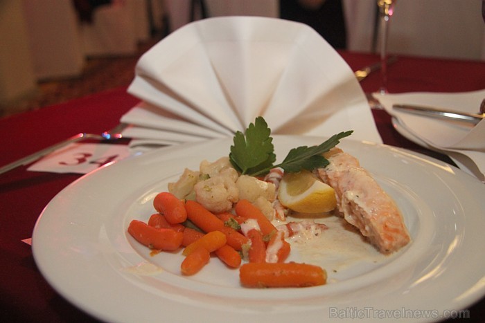 Viesnīcas «Hotel Jūrmala Spa» restorānā «Jūrmala» atdzimst kabarē, kas 80-to gadu sākumā bija slavens visā Latvijā. Tagad katru nedēļu - www.hoteljurm Viesnīcas «Hotel Jūrmala Spa» restorānā «Jūrmala» atdzimst kabarē, kas 80-to gadu sākumā bija slavens visā Latvijā. Tagad katru nedēļu - www.hoteljurm 72104