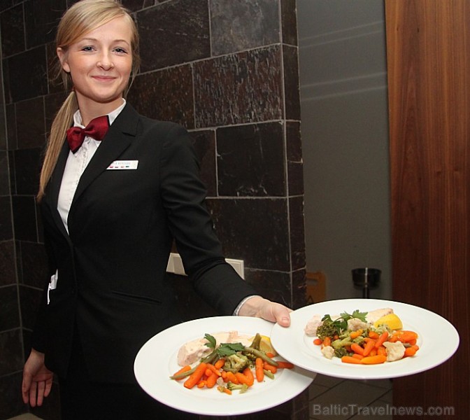 Viesnīcas «Hotel Jūrmala Spa» restorānā «Jūrmala» atdzimst kabarē, kas 80-to gadu sākumā bija slavens visā Latvijā. Tagad katru nedēļu - www.hoteljurm Viesnīcas «Hotel Jūrmala Spa» restorānā «Jūrmala» atdzimst kabarē, kas 80-to gadu sākumā bija slavens visā Latvijā. Tagad katru nedēļu - www.hoteljurm 72105