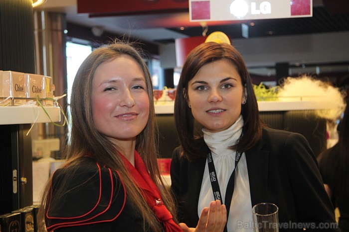 Rekonstruētā un modernizētā beznodokļu duty free iepirkšanās zona starptautiskajā lidostā Rīga - www.riga-airport.com Rekonstruētā un modernizētā beznodokļu duty free iepirkšanās zona starptautiskajā lidostā Rīga - www.riga-airport.com 72369