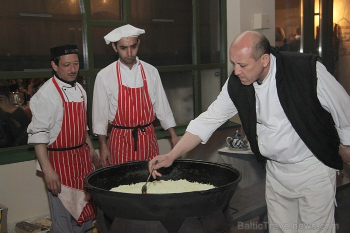Restorāns «Uzbekistāna», ko pazīstam Rīgā, tagad (23.03.2012) ir pārstāvēts arī Jūrmalā uz Jomas ielas 48 - www.uzbekistana.lv Restorāns «Uzbekistāna», ko pazīstam Rīgā, tagad (23.03.2012) ir pārstāvēts arī Jūrmalā uz Jomas ielas 48 - www.uzbekistana.lv 72973