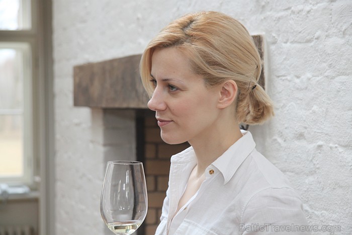 Pasaules slavenās vīna darītavas Hugel&Fils īpašnieks Etjēns Hugels viesojas Rūmenes muižā www.rumene.lv Pasaules slavenās vīna darītavas Hugel&Fils īpašnieks Etjēns Hugels viesojas Rūmenes muižā www.rumene.lv 73226