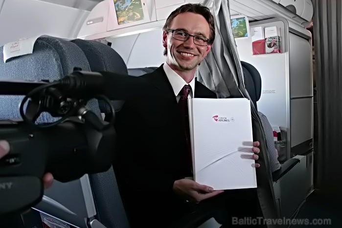 Czech Airlines divdesmit gadu svētku braucienā piedalījās arī reģionālais vadītājs Baltijas valstīs Karel Sucha - www.czechairlines.lv Czech Airlines divdesmit gadu svētku braucienā piedalījās arī reģionālais vadītājs Baltijas valstīs Karel Sucha - www.czechairlines.lv 73468