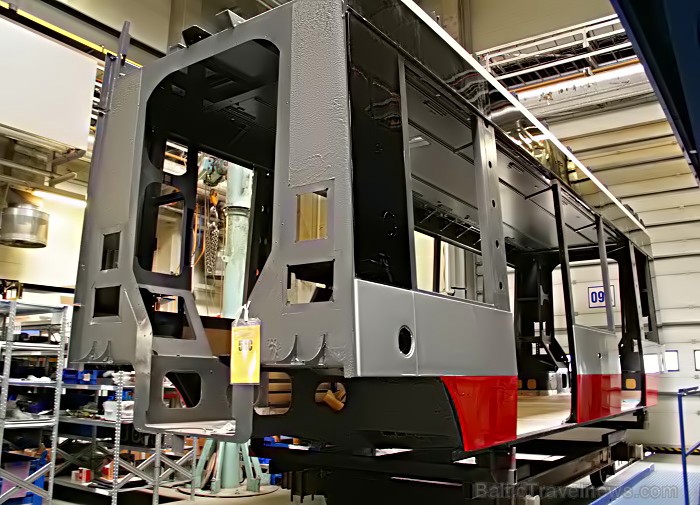 Travelnews.lv  redakcija iepazīst Jaunos Škodas tramvajus pirms to izbraucieniem Rīgā www.skoda.cz 73527