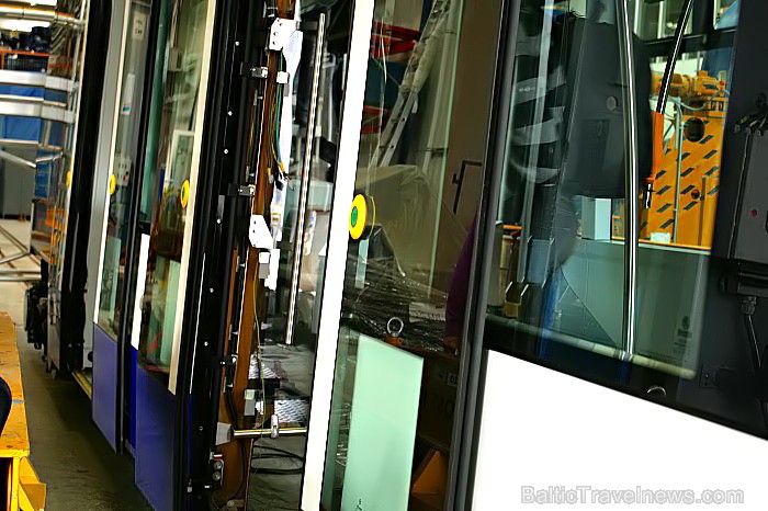 Travelnews.lv  redakcija iepazīst Jaunos Škodas tramvajus pirms to izbraucieniem Rīgā www.skoda.cz 73531