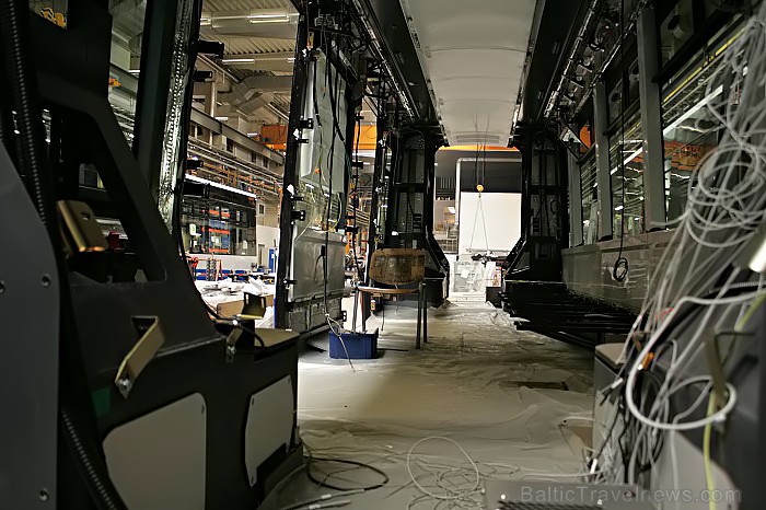 Travelnews.lv  redakcija iepazīst Jaunos Škodas tramvajus pirms to izbraucieniem Rīgā www.skoda.cz 73532
