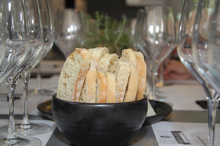 BalticTravelnews.com direktors Aivars Mackevičs no 4 piedāvātajiem variantiem īpaši atzīmē - Biologico IUS Naturae Prosecco di Valdobiadene D.O.C.G. BalticTravelnews.com direktors Aivars Mackevičs no 4 piedāvātajiem variantiem īpaši atzīmē - Biologico IUS Naturae Prosecco di Valdobiadene D.O.C.G. 76025