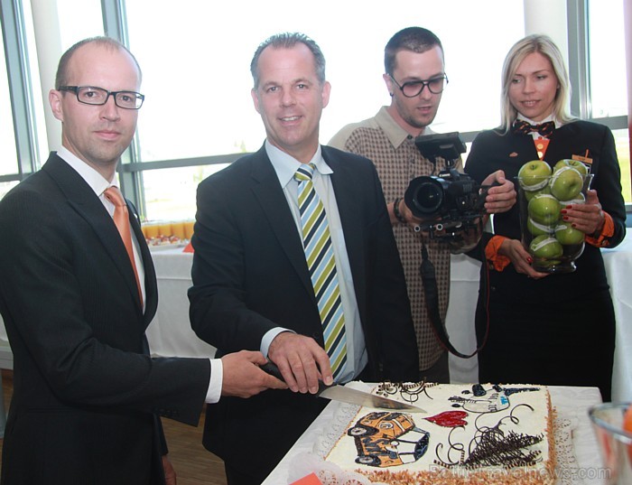 Latvijas nacionālā aviokompānija airBaltic (www.airbaltic.com) sāk sadarbību ar auto nomas uzņēmumu Sixt (www.sixt.lv) 77105
