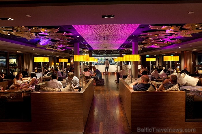 Viesnīcas Radisson Blu Hotel Latvija bārs Skyline saņēma portāla TripAdvisor izcilības sertifikātu 78325