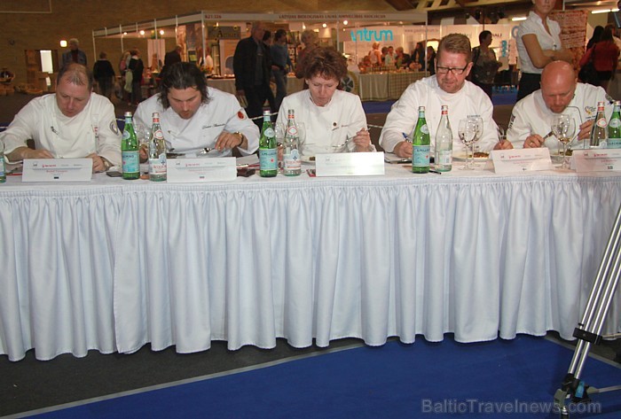 Pavāru konkurss «Latvijas 2012. gada pavārs» pārtikas izstādē «Riga Food 2012». Foto sponsors: www.pavaruklubs.lv Pavāru konkurss «Latvijas 2012. gada pavārs» pārtikas izstādē «Riga Food 2012». Foto sponsors: www.pavaruklubs.lv 81942