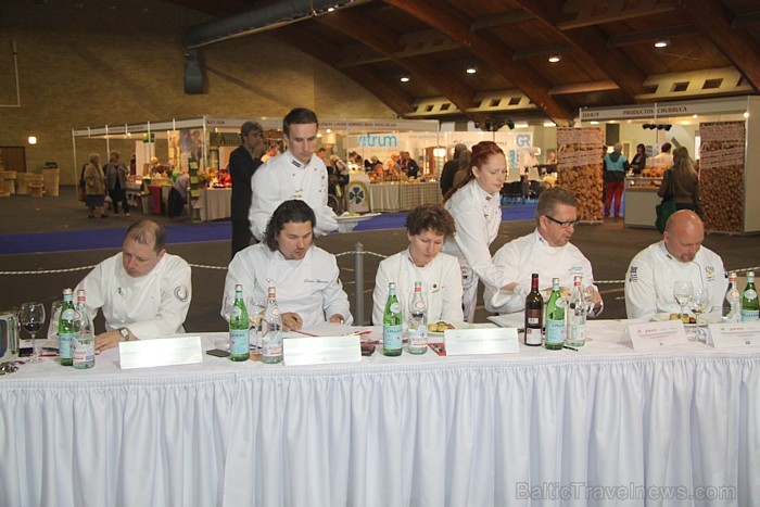 Pavāru konkurss «Latvijas 2012. gada pavārs» pārtikas izstādē «Riga Food 2012». Foto sponsors: www.pavaruklubs.lv Pavāru konkurss «Latvijas 2012. gada pavārs» pārtikas izstādē «Riga Food 2012». Foto sponsors: www.pavaruklubs.lv 81971