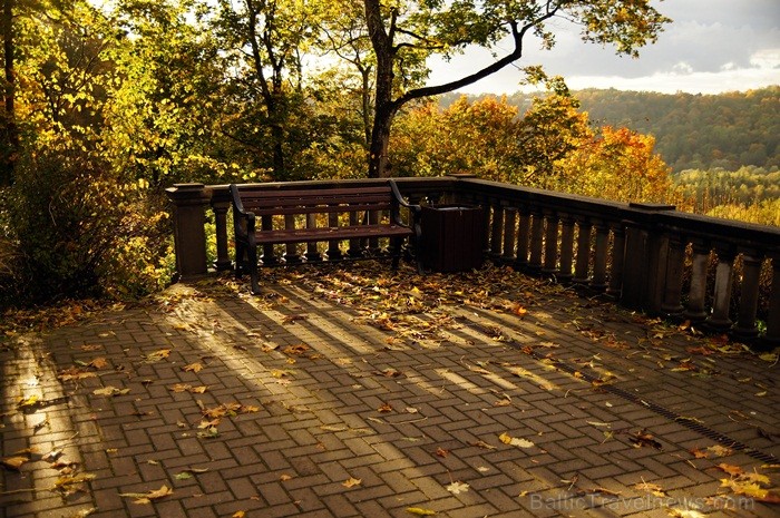 Sigulda joprojām ir nemainīga rudens klasika, par kuru interese nav mazinājusies. Foto: www.tourism.sigulda.lv Sigulda joprojām ir nemainīga rudens klasika, par kuru interese nav mazinājusies. Foto: www.tourism.sigulda.lv 83416