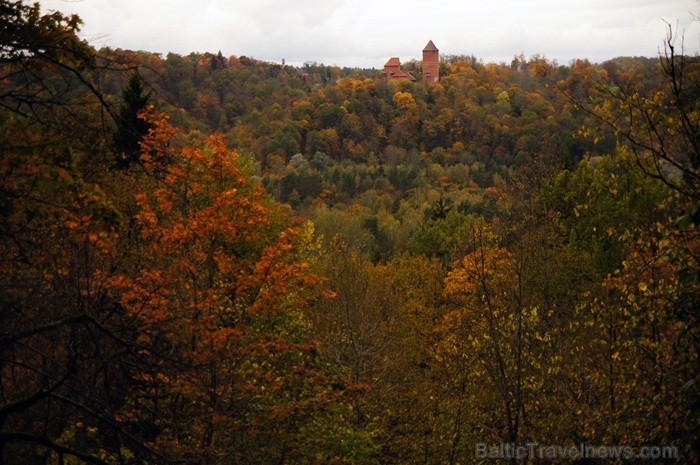 Sigulda joprojām ir nemainīga rudens klasika, par kuru interese nav mazinājusies. Foto: www.tourism.sigulda.lv Sigulda joprojām ir nemainīga rudens klasika, par kuru interese nav mazinājusies. Foto: www.tourism.sigulda.lv 83417