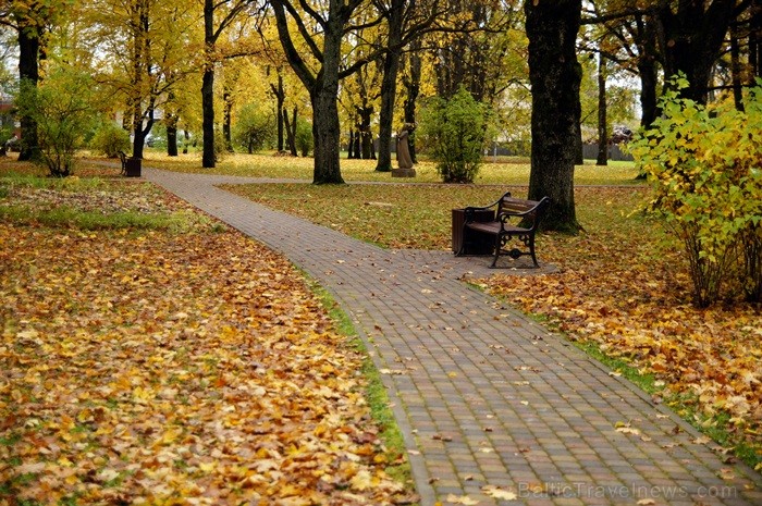 Sigulda joprojām ir nemainīga rudens klasika, par kuru interese nav mazinājusies. Foto: www.tourism.sigulda.lv Sigulda joprojām ir nemainīga rudens klasika, par kuru interese nav mazinājusies. Foto: www.tourism.sigulda.lv 83423