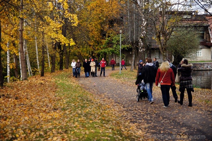 Sigulda joprojām ir nemainīga rudens klasika, par kuru interese nav mazinājusies. Foto: www.tourism.sigulda.lv Sigulda joprojām ir nemainīga rudens klasika, par kuru interese nav mazinājusies. Foto: www.tourism.sigulda.lv 83426