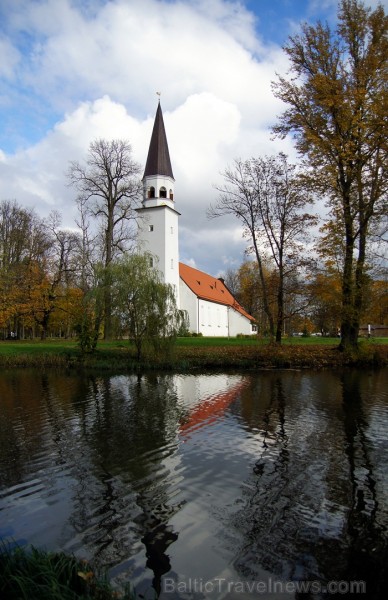 Sigulda joprojām ir nemainīga rudens klasika, par kuru interese nav mazinājusies. Foto: www.tourism.sigulda.lv Sigulda joprojām ir nemainīga rudens klasika, par kuru interese nav mazinājusies. Foto: www.tourism.sigulda.lv 83427