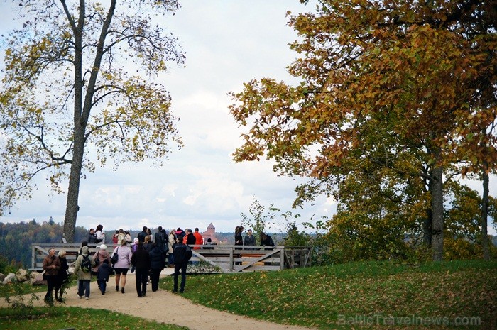 Sigulda joprojām ir nemainīga rudens klasika, par kuru interese nav mazinājusies. Foto: www.tourism.sigulda.lv Sigulda joprojām ir nemainīga rudens klasika, par kuru interese nav mazinājusies. Foto: www.tourism.sigulda.lv 83437