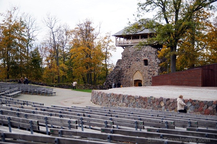 Sigulda joprojām ir nemainīga rudens klasika, par kuru interese nav mazinājusies. Foto: www.tourism.sigulda.lv Sigulda joprojām ir nemainīga rudens klasika, par kuru interese nav mazinājusies. Foto: www.tourism.sigulda.lv 83438