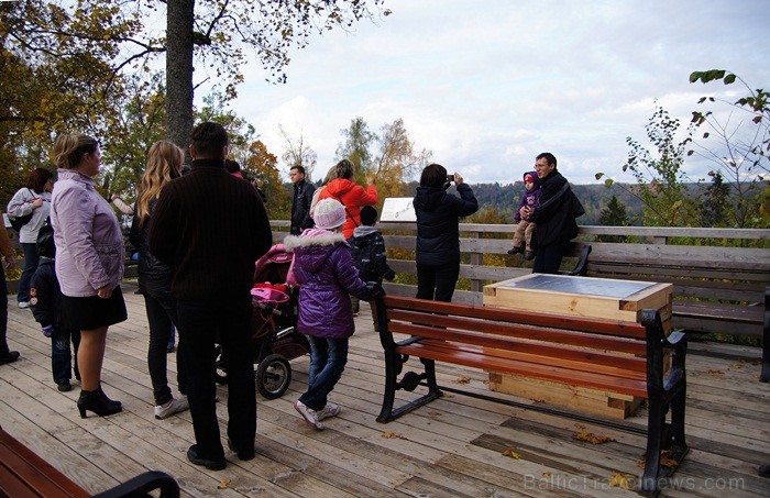 Sigulda joprojām ir nemainīga rudens klasika, par kuru interese nav mazinājusies. Foto: www.tourism.sigulda.lv Sigulda joprojām ir nemainīga rudens klasika, par kuru interese nav mazinājusies. Foto: www.tourism.sigulda.lv 83439