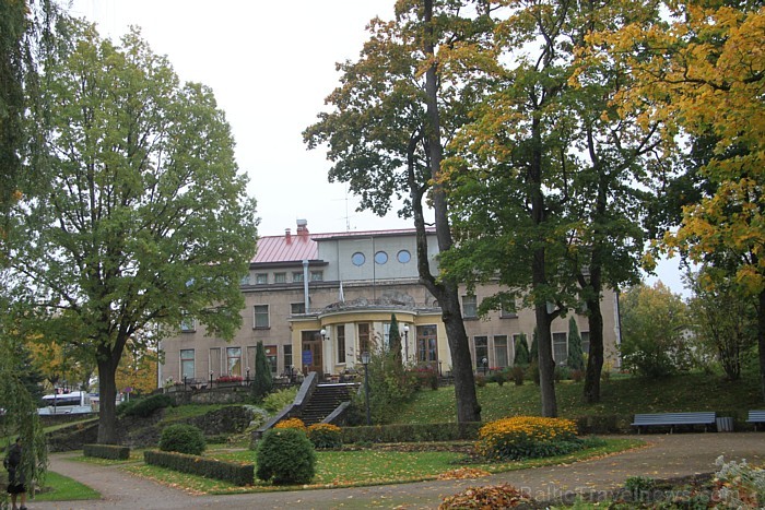 Cēsu viesnīca Kolonna Hotel Cēsis ar restorānu Alexis un parku- www.hotelkolonna.com/hotel-cesis Cēsu viesnīca Kolonna Hotel Cēsis ar restorānu Alexis un parku- www.hotelkolonna.com/hotel-cesis 83568