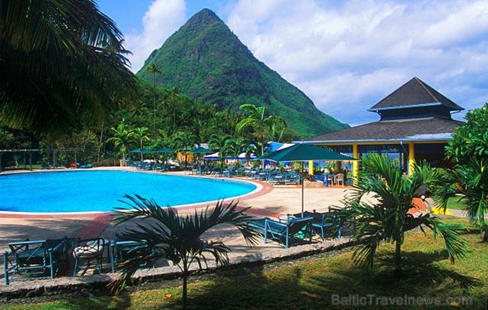 Sentlūsija ir salu valsts Karību jūras austrumos uz robežas ar Atlantijas okeānu. Foto: www.stlucia.org Sentlūsija ir salu valsts Karību jūras austrumos uz robežas ar Atlantijas okeānu. Foto: www.stlucia.org 86473