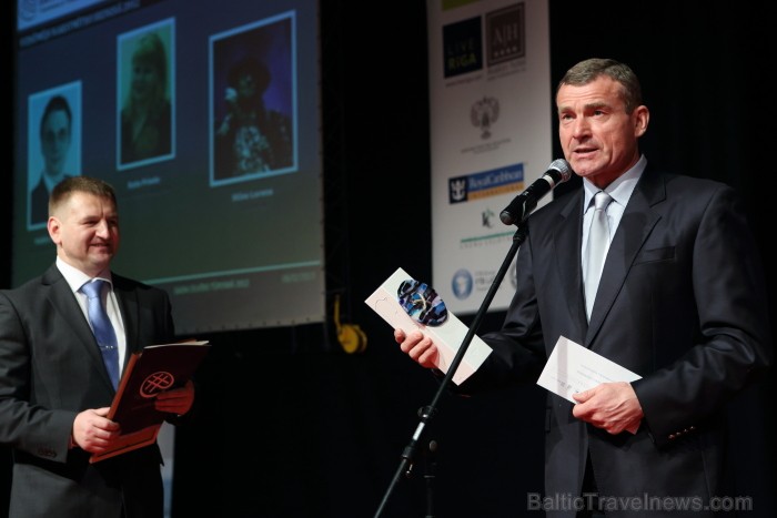 Balvas «Gada cilvēks tūrismā 2012» nominācijā «Uzņēmējs naktsmītņu biznesā 2012» laureātu nosauc LVRA prezidents Jānis Naglis. Foto: Juris Ķilkuts, Fo Balvas «Gada cilvēks tūrismā 2012» nominācijā «Uzņēmējs naktsmītņu biznesā 2012» laureātu nosauc LVRA prezidents Jānis Naglis. Foto: Juris Ķilkuts, Fo 88058
