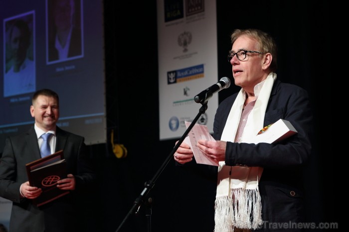 Balvas «Gada cilvēks tūrismā 2012» nominācijā «Restorāna vadītājs 2012» laureātu nosauc Latvijas pavāru leģenda Mārtiņš Rītiņš. Foto: Juris Ķilkuts, F Balvas «Gada cilvēks tūrismā 2012» nominācijā «Restorāna vadītājs 2012» laureātu nosauc Latvijas pavāru leģenda Mārtiņš Rītiņš. Foto: Juris Ķilkuts, F 88068