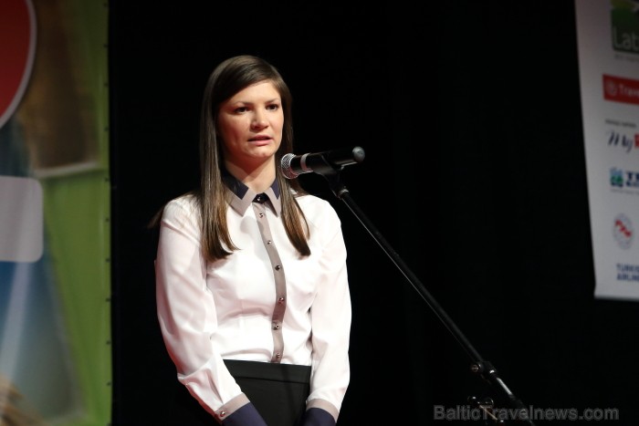 Balvas «Gada cilvēks tūrismā 2012» nominācijā «Tūrisma mājas lapa 2012» laureātu nosauc BalticTravelnews.com mārketinga vadītāja Karīna Sabirova. Foto Balvas «Gada cilvēks tūrismā 2012» nominācijā «Tūrisma mājas lapa 2012» laureātu nosauc BalticTravelnews.com mārketinga vadītāja Karīna Sabirova. Foto 88093