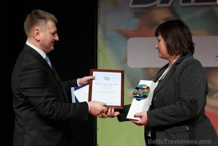 Balvu «Gada cilvēks tūrismā 2012» nominācijā «Tūrisma mājas lapa 2012» saņem Ventspils TIC vadītāja Una Libkovska ( VisitVentspils.com). Foto: Juris Ķ Balvu «Gada cilvēks tūrismā 2012» nominācijā «Tūrisma mājas lapa 2012» saņem Ventspils TIC vadītāja Una Libkovska ( VisitVentspils.com). Foto: Juris Ķ 88096