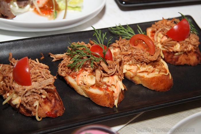 Restorānu tīkls «HEs Group» ar oficiālu pasākumu atver 6.03.2013 Rīgā jaunu restorānu-bistro «Priedaine» (Strēlnieku ielā 1A) - www.bistropriedaine.lv Restorānu tīkls «HEs Group» ar oficiālu pasākumu atver 6.03.2013 Rīgā jaunu restorānu-bistro «Priedaine» (Strēlnieku ielā 1A) - www.bistropriedaine.lv 89488