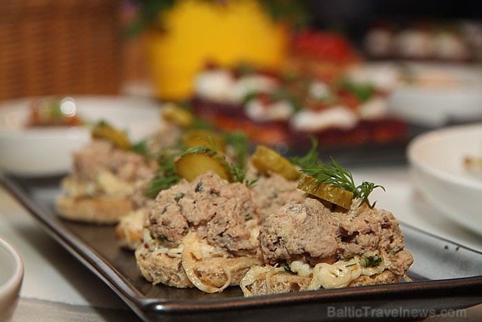 Restorānu tīkls «HEs Group» ar oficiālu pasākumu atver 6.03.2013 Rīgā jaunu restorānu-bistro «Priedaine» (Strēlnieku ielā 1A) - www.bistropriedaine.lv Restorānu tīkls «HEs Group» ar oficiālu pasākumu atver 6.03.2013 Rīgā jaunu restorānu-bistro «Priedaine» (Strēlnieku ielā 1A) - www.bistropriedaine.lv 89491