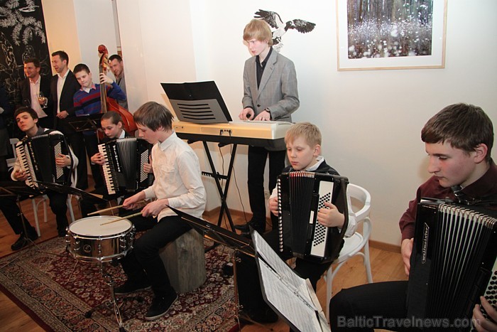 Restorānu tīkls «HEs Group» ar oficiālu pasākumu atver 6.03.2013 Rīgā jaunu restorānu-bistro «Priedaine» (Strēlnieku ielā 1A) - www.bistropriedaine.lv Restorānu tīkls «HEs Group» ar oficiālu pasākumu atver 6.03.2013 Rīgā jaunu restorānu-bistro «Priedaine» (Strēlnieku ielā 1A) - www.bistropriedaine.lv 89500