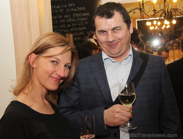 Restorānu tīkls «HEs Group» ar oficiālu pasākumu atver 6.03.2013 Rīgā jaunu restorānu-bistro «Priedaine» (Strēlnieku ielā 1A) - www.bistropriedaine.lv Restorānu tīkls «HEs Group» ar oficiālu pasākumu atver 6.03.2013 Rīgā jaunu restorānu-bistro «Priedaine» (Strēlnieku ielā 1A) - www.bistropriedaine.lv 89503