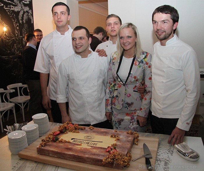 Restorānu tīkls «HEs Group» ar oficiālu pasākumu atver 6.03.2013 Rīgā jaunu restorānu-bistro «Priedaine» (Strēlnieku ielā 1A) - www.bistropriedaine.lv Restorānu tīkls «HEs Group» ar oficiālu pasākumu atver 6.03.2013 Rīgā jaunu restorānu-bistro «Priedaine» (Strēlnieku ielā 1A) - www.bistropriedaine.lv 89526