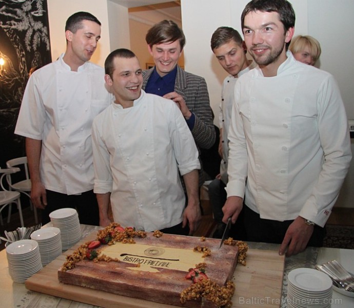 Restorānu tīkls «HEs Group» ar oficiālu pasākumu atver 6.03.2013 Rīgā jaunu restorānu-bistro «Priedaine» (Strēlnieku ielā 1A) - www.bistropriedaine.lv Restorānu tīkls «HEs Group» ar oficiālu pasākumu atver 6.03.2013 Rīgā jaunu restorānu-bistro «Priedaine» (Strēlnieku ielā 1A) - www.bistropriedaine.lv 89529