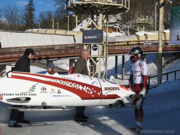 Par «Binders/Arčers» kausa bobslejā divniekiem uzvarētājiem kļuva Oskars Melbārdis un Daumants Dreiškens, aiz kuriem attiecīgi otrajā un trešajā vietā Par «Binders/Arčers» kausa bobslejā divniekiem uzvarētājiem kļuva Oskars Melbārdis un Daumants Dreiškens, aiz kuriem attiecīgi otrajā un trešajā vietā 90010