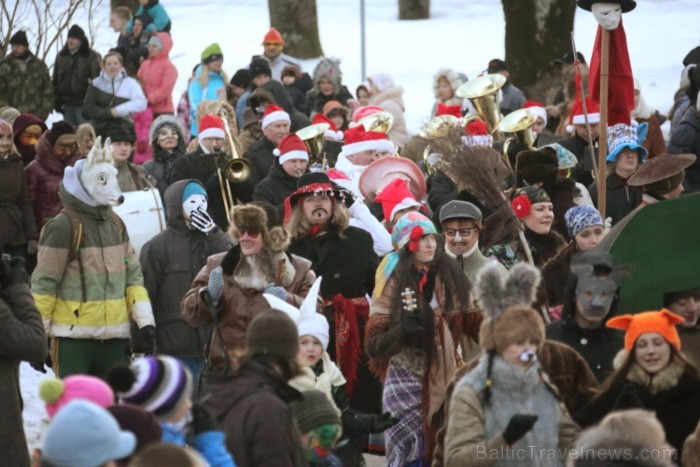 Svētdien, 2013. gada 9. martā, Siguldas Ziemas festivāla ietvaros norisinājies Ziemas festivāla karnevāls. Foto: Juris Ķilkuts, FotoAtelje.lv Svētdien, 2013. gada 9. martā, Siguldas Ziemas festivāla ietvaros norisinājies Ziemas festivāla karnevāls. Foto: Juris Ķilkuts, FotoAtelje.lv 90151
