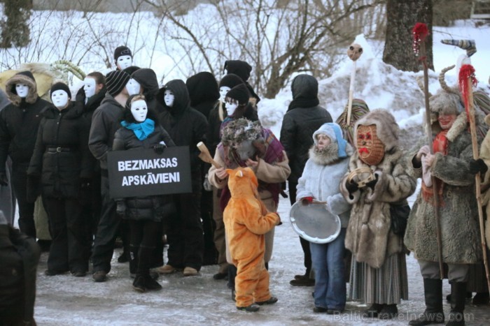Svētdien, 2013. gada 9. martā, Siguldas Ziemas festivāla ietvaros norisinājies Ziemas festivāla karnevāls. Foto: Juris Ķilkuts, FotoAtelje.lv Svētdien, 2013. gada 9. martā, Siguldas Ziemas festivāla ietvaros norisinājies Ziemas festivāla karnevāls. Foto: Juris Ķilkuts, FotoAtelje.lv 90152
