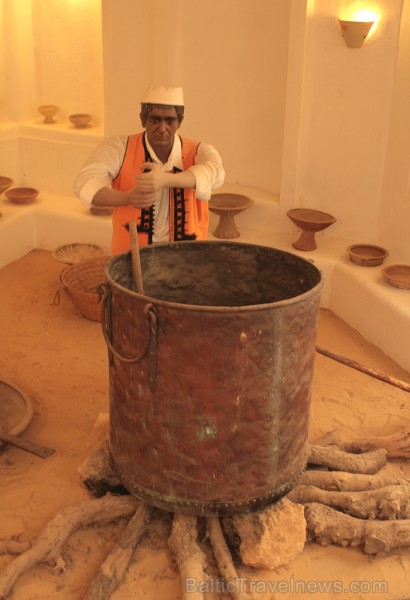 Guellala ciematā (Džerba, Tunisija) atrodas etnogrāfijas muzejs. Te var iepazīt Tunisijas tautas vēsturi: tradīcijas, paražas, kāzu rituālus, bērna pi 90432