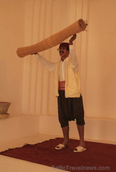 Guellala ciematā (Džerba, Tunisija) atrodas etnogrāfijas muzejs. Te var iepazīt Tunisijas tautas vēsturi: tradīcijas, paražas, kāzu rituālus, bērna pi 90435