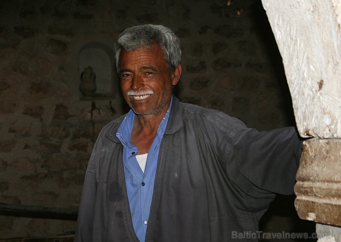 Guellala ciematā (Džerba, Tunisija) atrodas etnogrāfijas muzejs. Te var iepazīt Tunisijas tautas vēsturi: tradīcijas, paražas, kāzu rituālus, bērna pi 90452