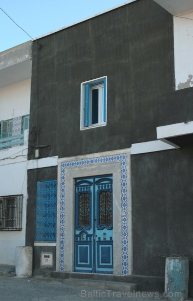 Mahdija ir neliela Tunisijas pilsēta, kura atrodas valsts dienvidu piekraste. Mahdija ir klasisks Tunisijas kūrorts ar daudziem zivju restorāniem, bal Mahdija ir neliela Tunisijas pilsēta, kura atrodas valsts dienvidu piekraste. Mahdija ir klasisks Tunisijas kūrorts ar daudziem zivju restorāniem, bal 90544