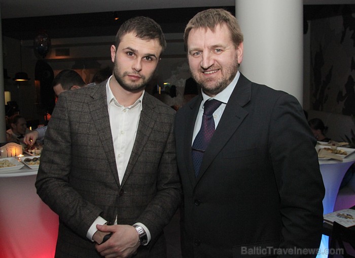«International SV» valdes priekšsēdētājs Viktors Ravdive (no kreisās) un BalticTravelnews.com direktors Aivars Mackevičs - www.internationalsv.lv «International SV» valdes priekšsēdētājs Viktors Ravdive (no kreisās) un BalticTravelnews.com direktors Aivars Mackevičs - www.internationalsv.lv 91598